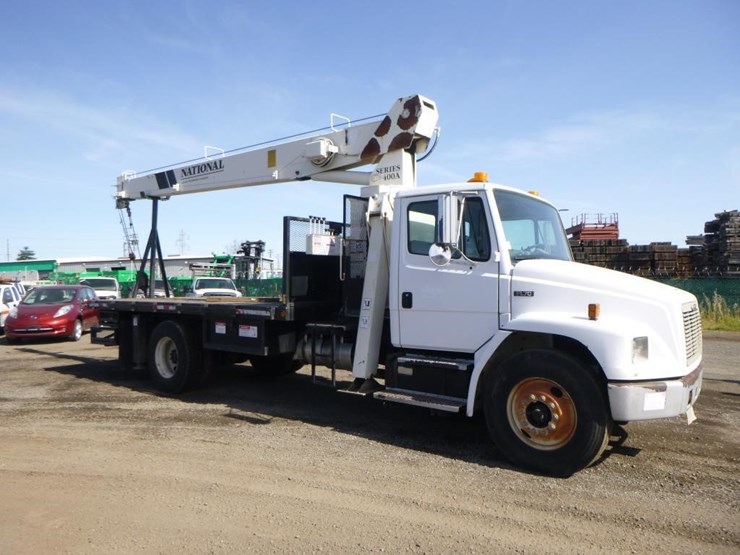 2000-freightliner-fl70-image-2