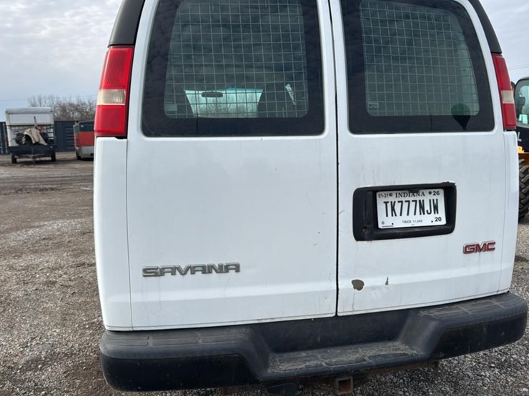 2008-gmc-3500-image-34