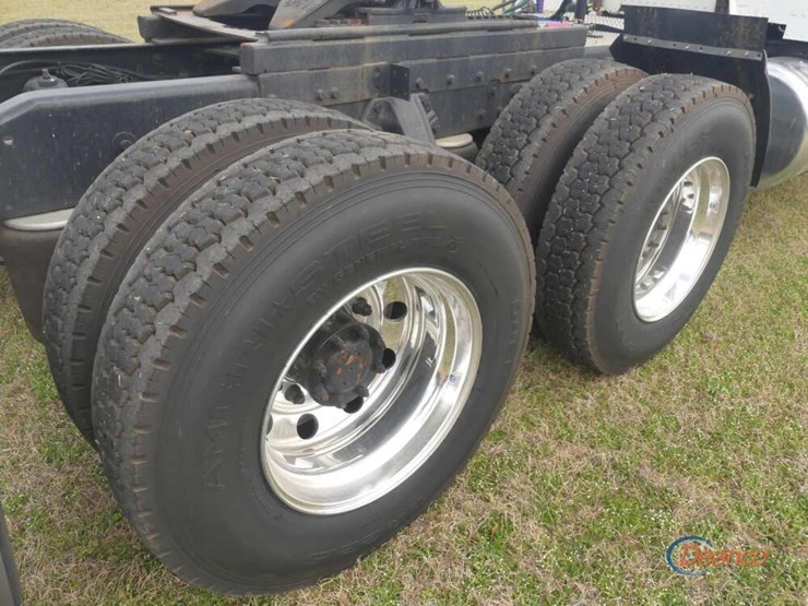 2007-peterbilt-379-image-7