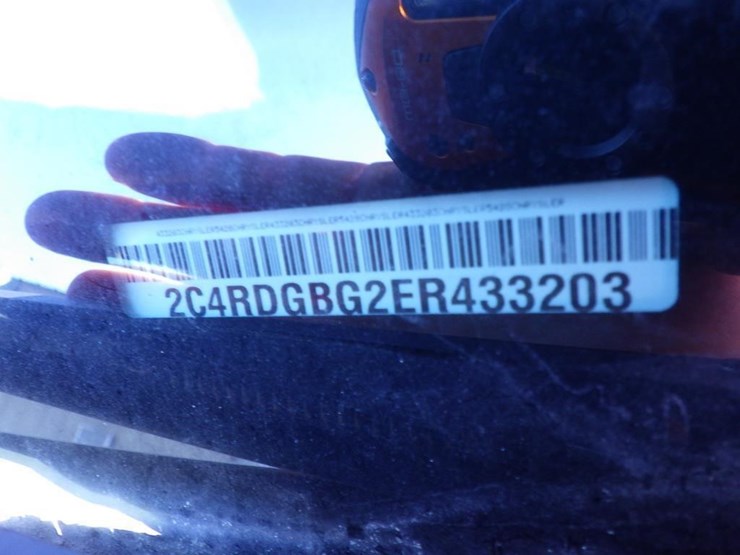 2014-dodge-grand-caravan-image-15