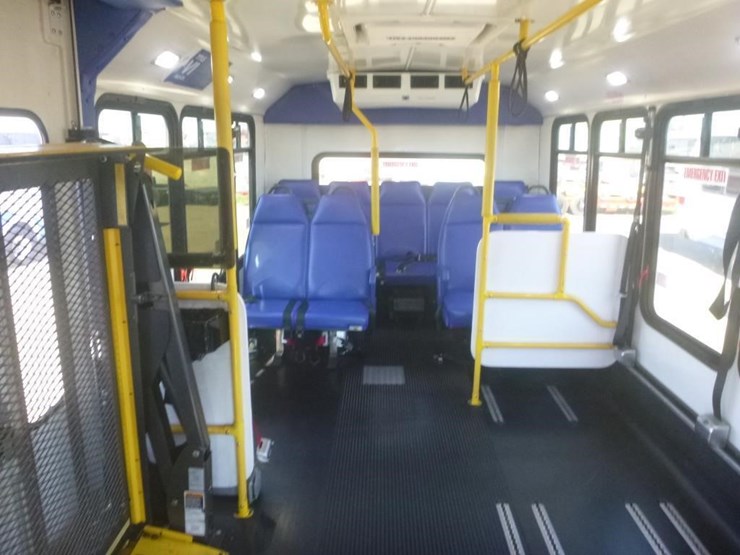 2014-ford-e450-image-8