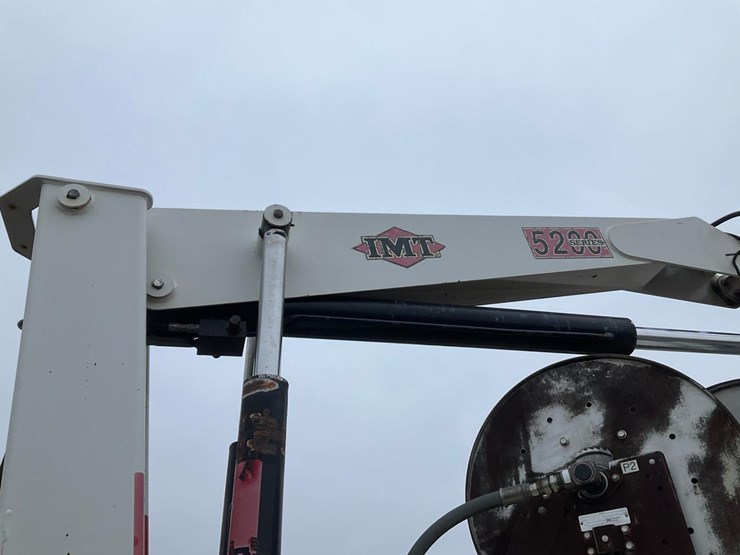 2014-international-7300-image-81