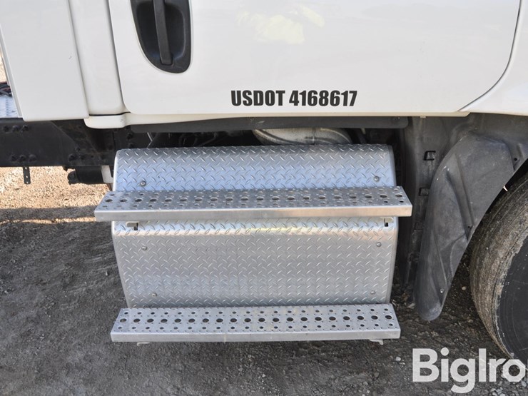 2016-freightliner-cascadia-125-image-9