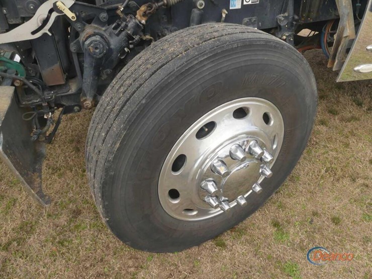 2019-peterbilt-389-image-13