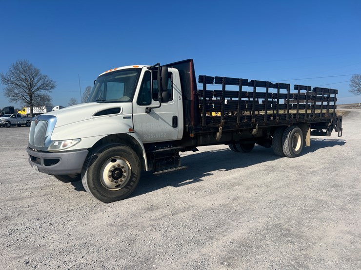 2015-international-4300-image-1