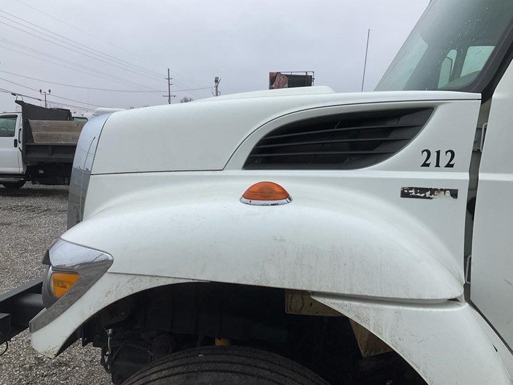 2014-international-7300-image-22