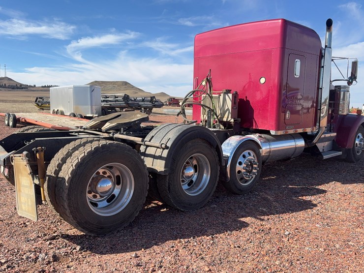 2004-kenworth-w900-image-4