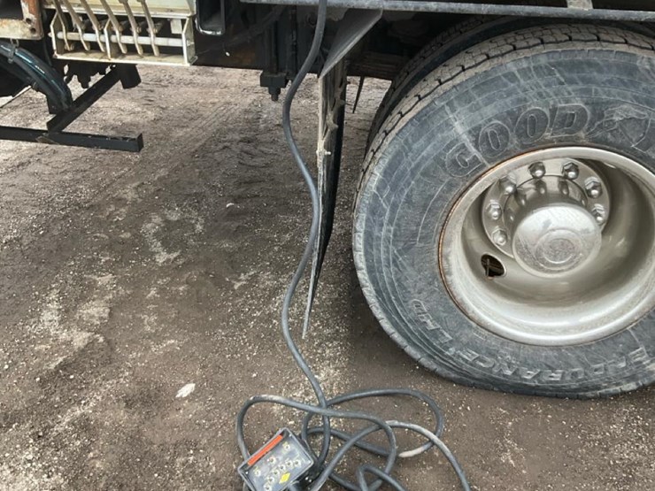 2014-international-7300-image-97