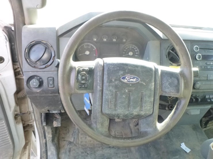 2011-ford-f550-image-8