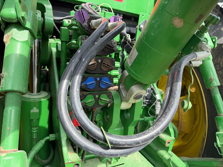 2023-john-deere-8r-310-image-21