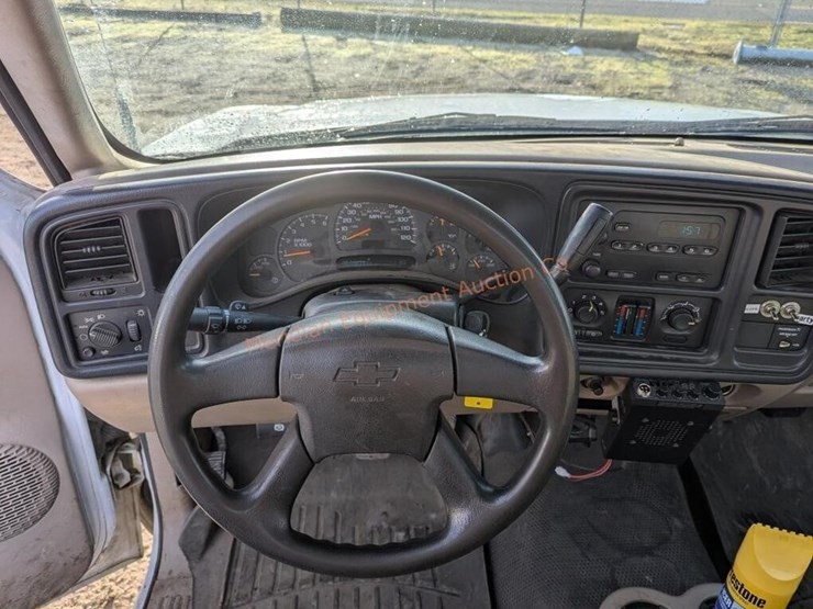 2003-chevrolet-3500-image-26