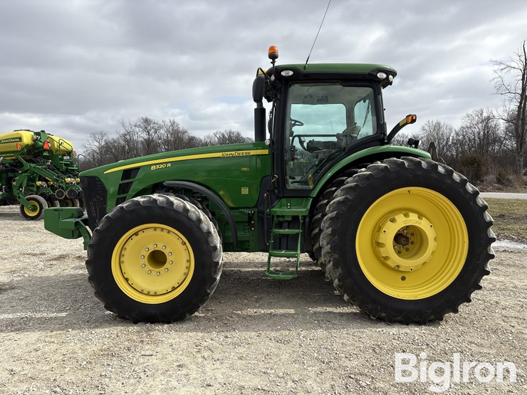 john-deere-8320r-image-8