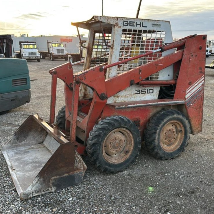 #1155 • Gehl Skid Steer