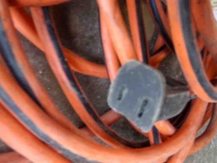 extension-cord-orange-image-2