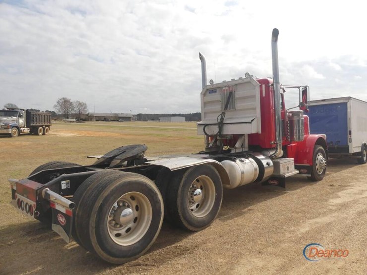 2018-peterbilt-389-image-2