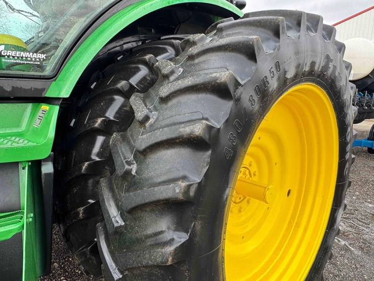 2013-john-deere-8235r-image-14