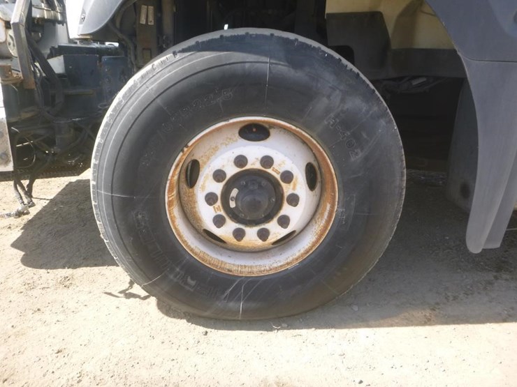 2013-international-7600-image-28