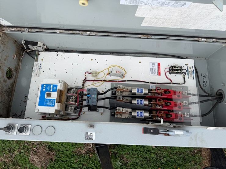 #41002-•-worldwide-3-phase-electric-motor-w/pole,-meter-loop,-and-breaker-box-image-11