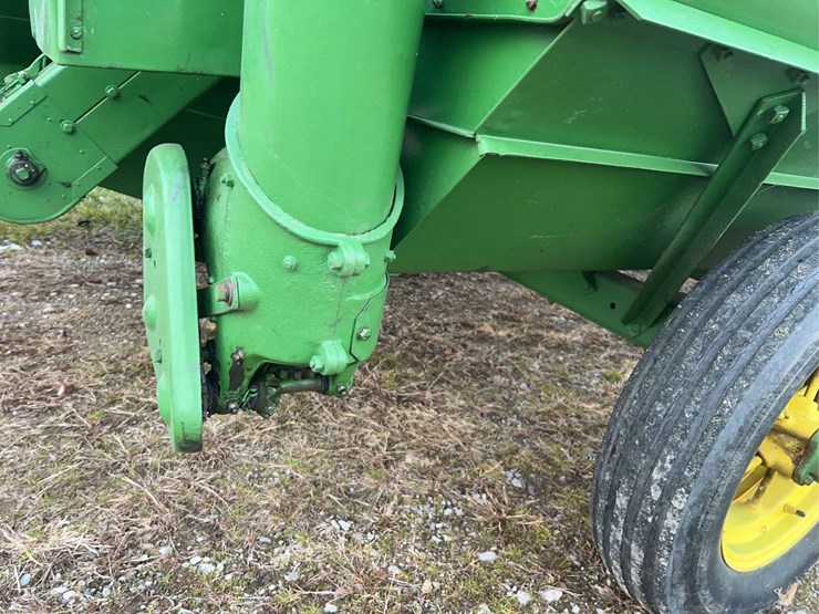 john-deere-no.-12a-pull-type-combine-image-33