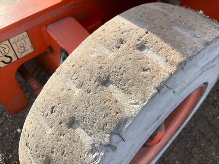 2000-jlg-e300ajp-image-37