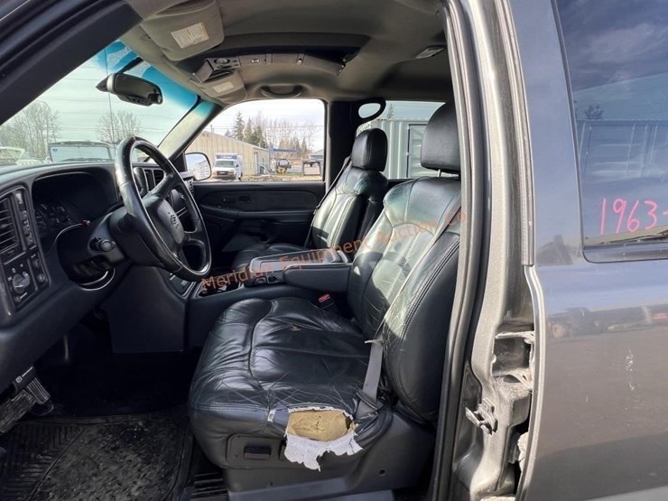 2002-chevrolet-silverado-2500-image-29