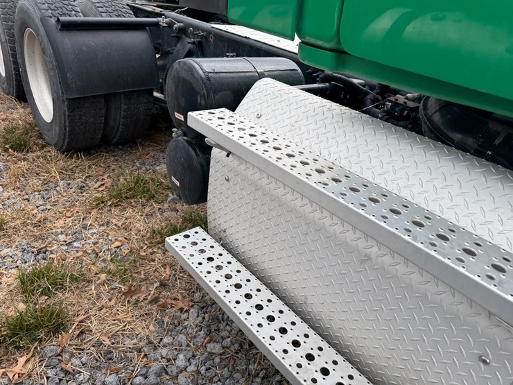 #40990-•-2019-freightliner-cascadia-s/a-daycab-truck-tractor-vin:-3akjgbdv5ksks6034-image-40