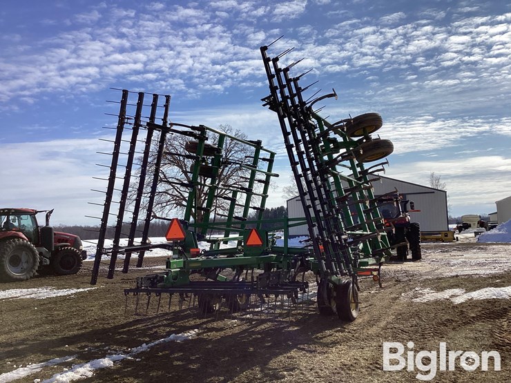 2012-john-deere-2210l-image-5