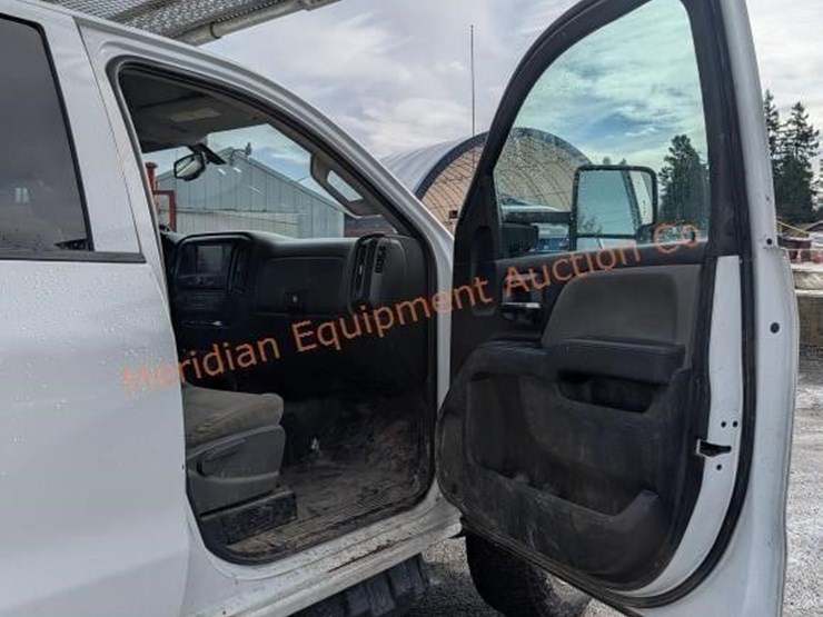 2017-chevrolet-silverado-3500-image-31