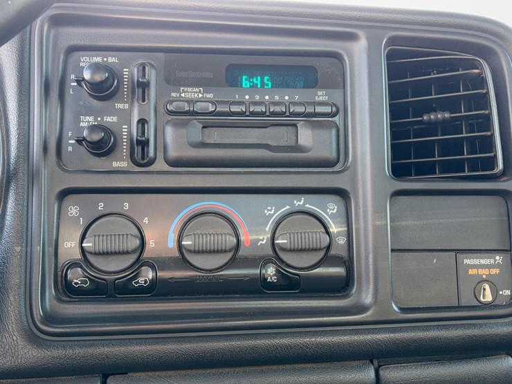 2001-chevrolet-c3500-image-23