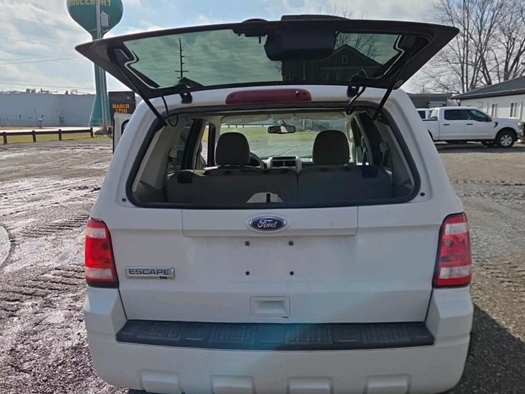 2011-ford-escape-xlt-image-14