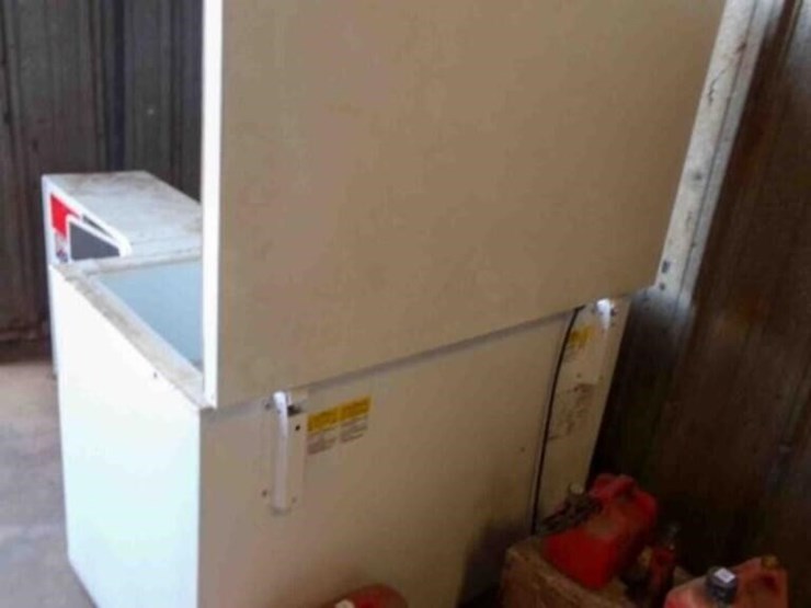 chest-type-deep-freeze,-works,-4'-x-28"-x-33"-image-3