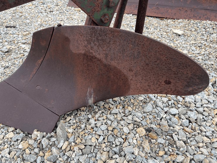 john-deere-l-left-hand-plow-image-10