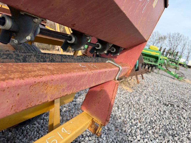 #41047-•-w&a-manufacturing-894-levee-seeder-and-packer-image-36