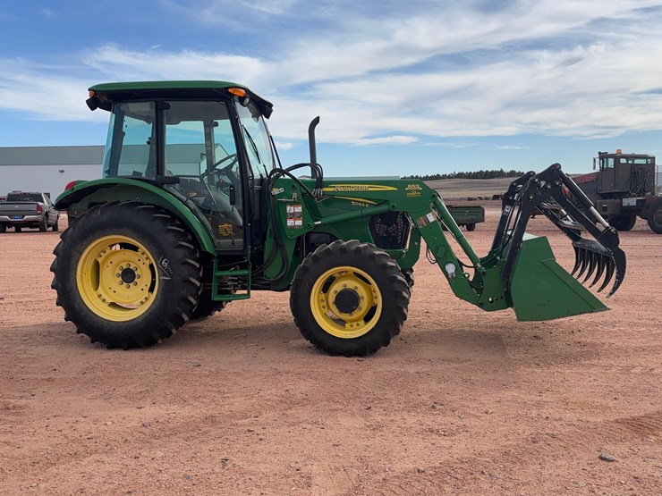 2009-john-deere-5083e-image-4