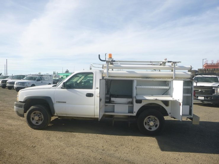 2004-chevrolet-2500-image-5