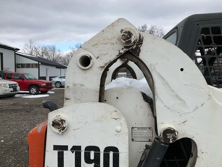 2007-bobcat-t190-image-28