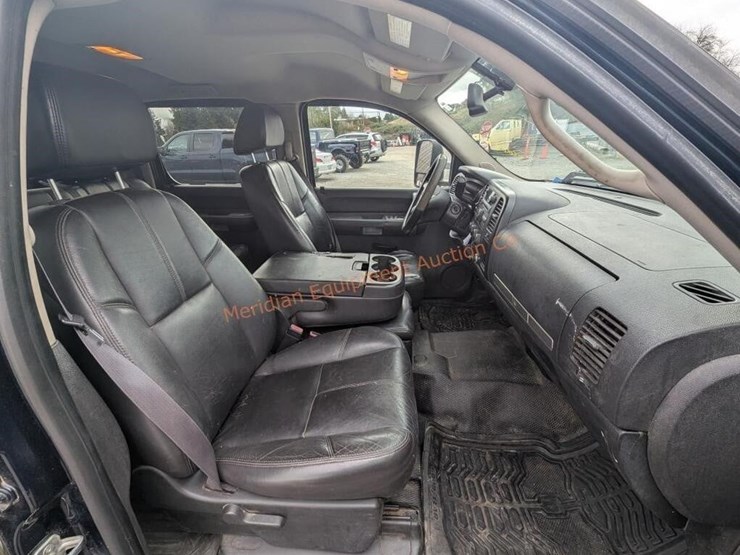 2008-chevrolet-2500-image-13