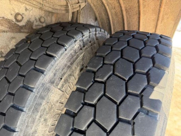 2008-mack-gu813-tri/a-boom/flatbed-truck-1m2ax16c9-image-72