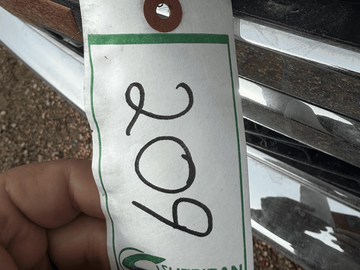 2013-chevrolet-silverado-2500hd-image-21