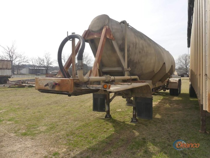 1988-j-&-l-pneumatic-dry-bulk-trailer,-s/n-1j9p4at28j2001073:-t/a,-model-100tl,-3-pod,-alum.,-1040-cu-ft-cap.-image-10