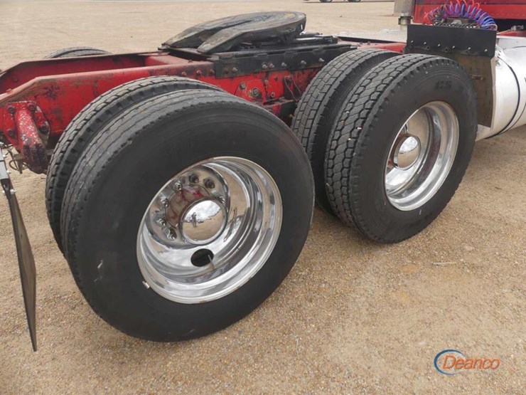 1980-peterbilt-359-image-8