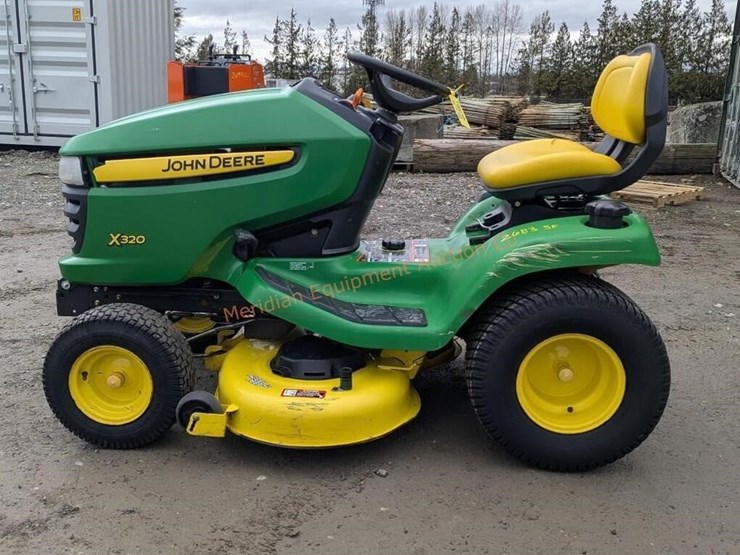 john-deere-x320-image-2