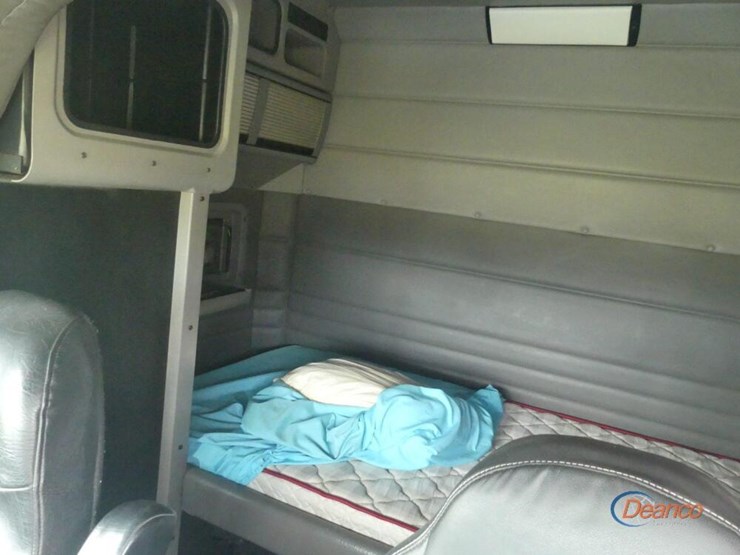 2007-peterbilt-379-image-18