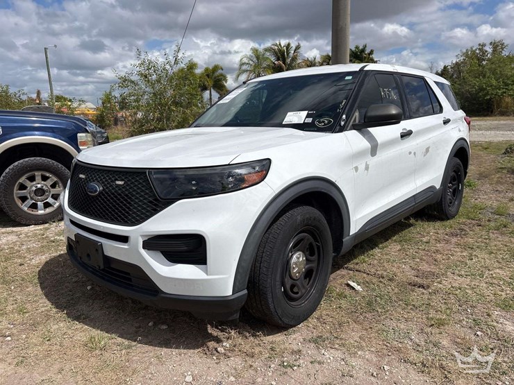 2020-ford-explorer-image-1