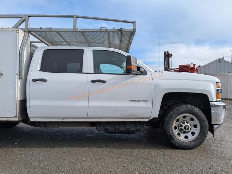 2017-chevrolet-silverado-3500-image-30