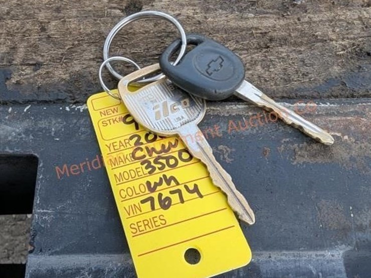 2003-chevrolet-3500-image-32