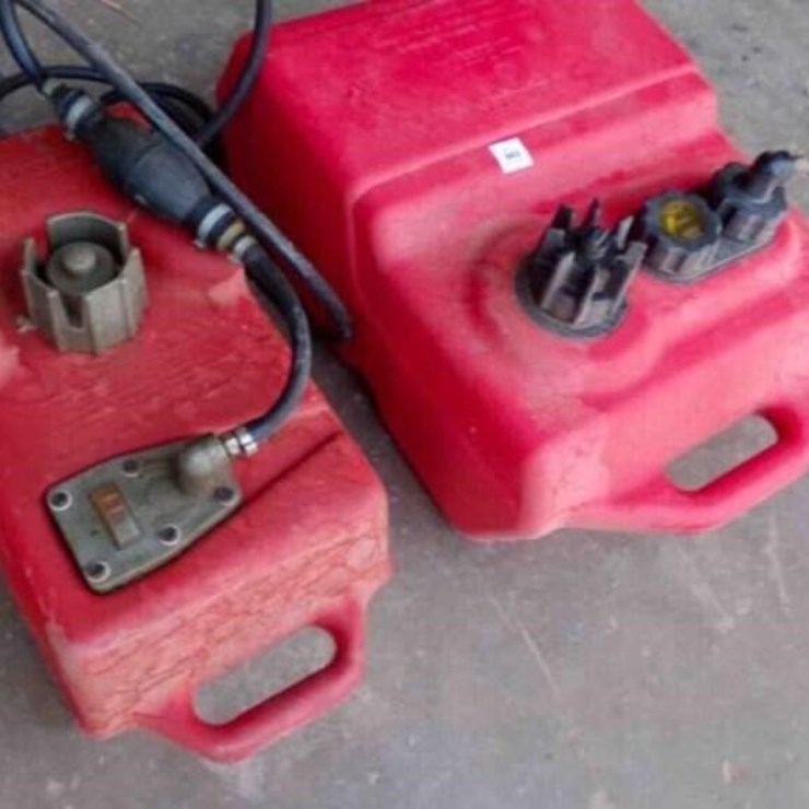2- BOAT GAS CONTAINERS