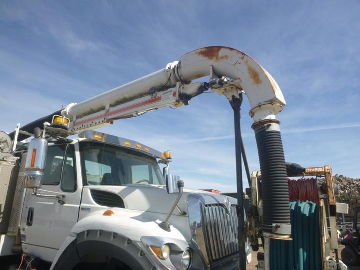 2013-international-7600-image-12