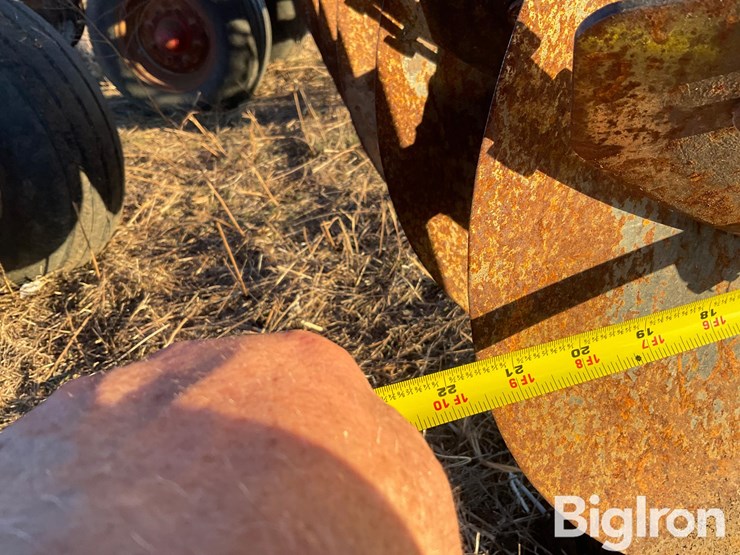 case-ih-3950-image-18