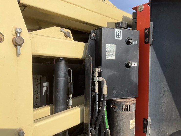 2000-jlg-e300ajp-image-26